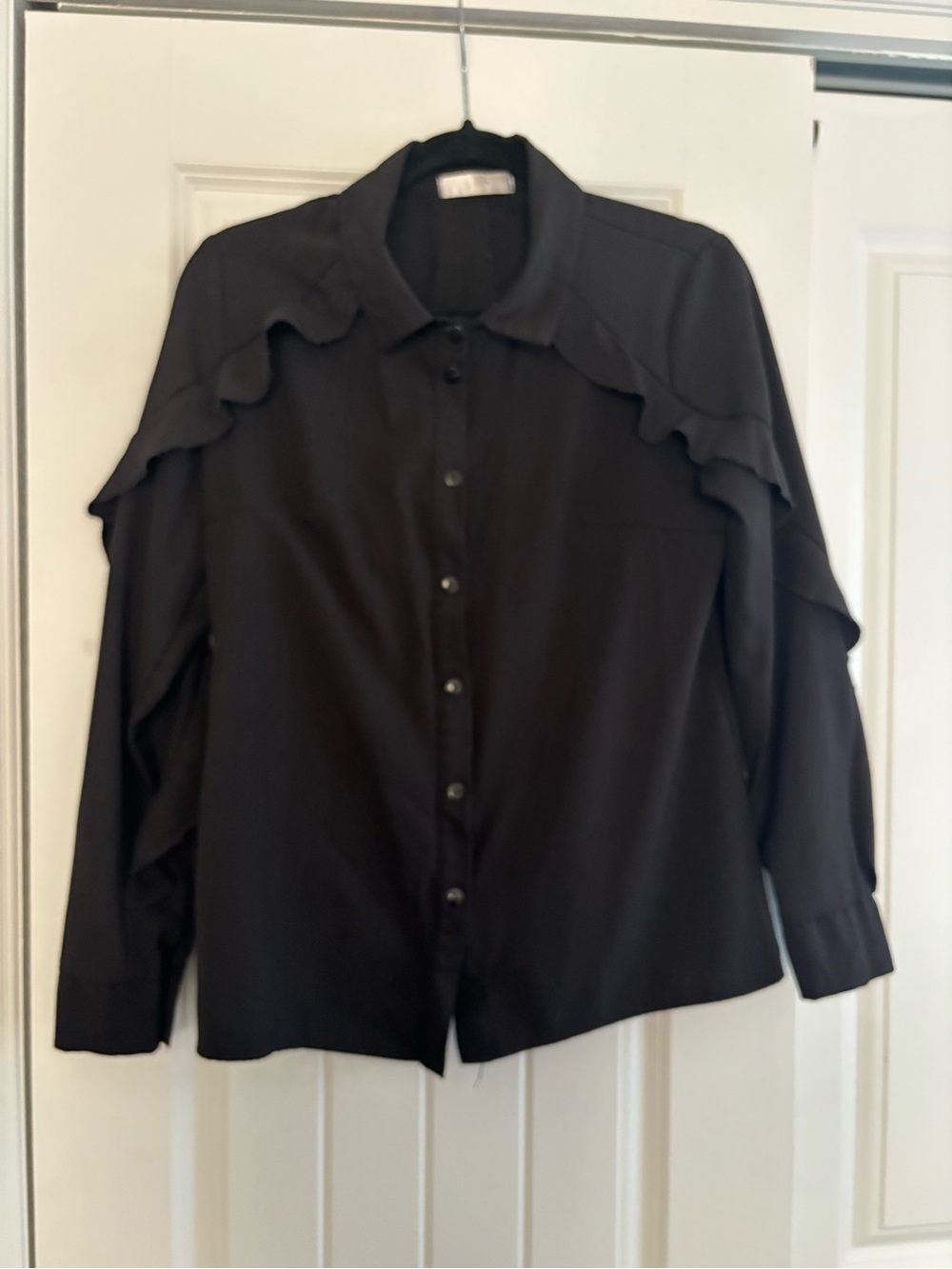 Ruffle sleeve shirt